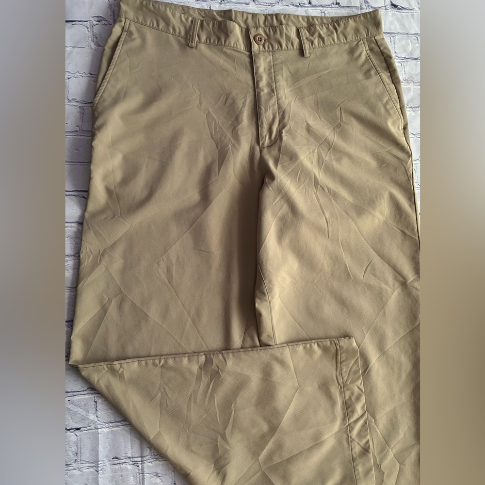 UNDER ARMOUR mens size 36x30 golf pants